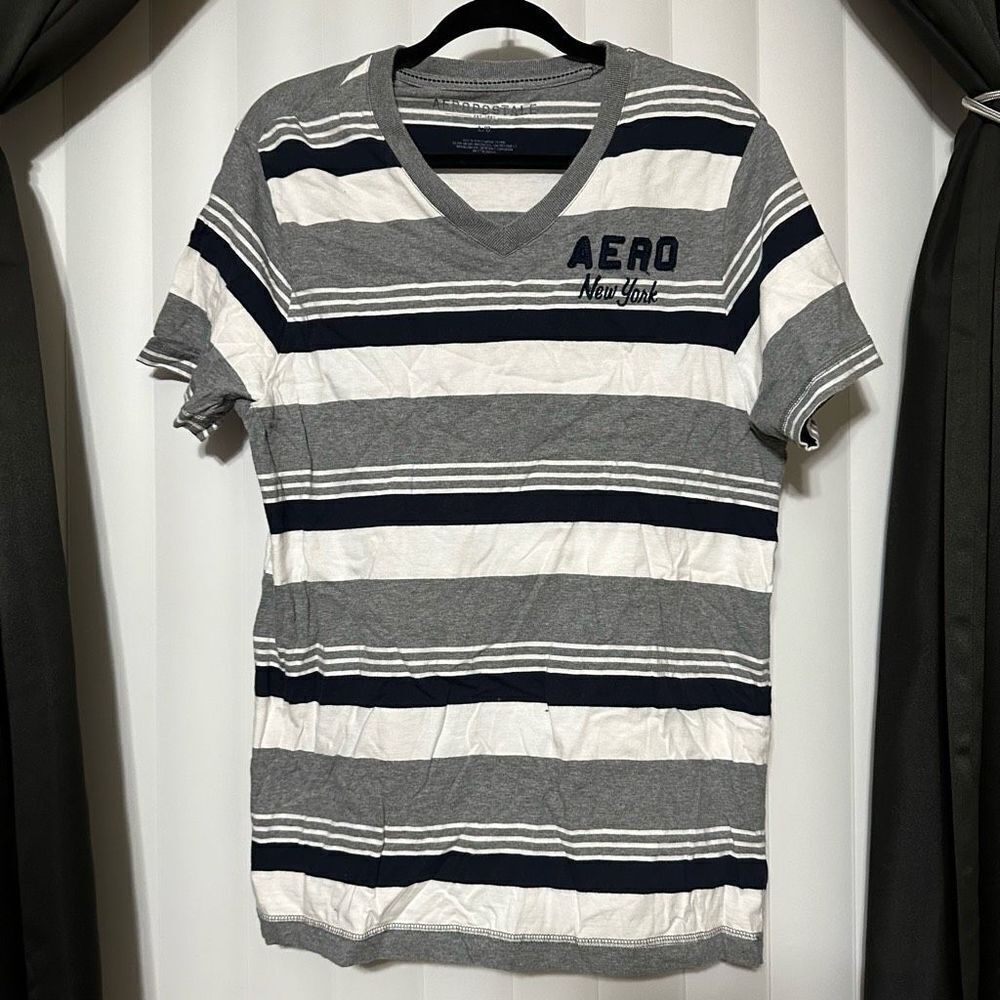 Aeropostale gray/blue/white t-shirt